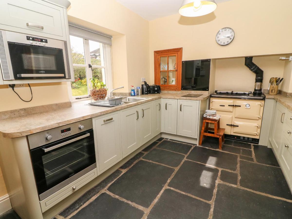 Waingate Cottage Cark Bagian luar foto