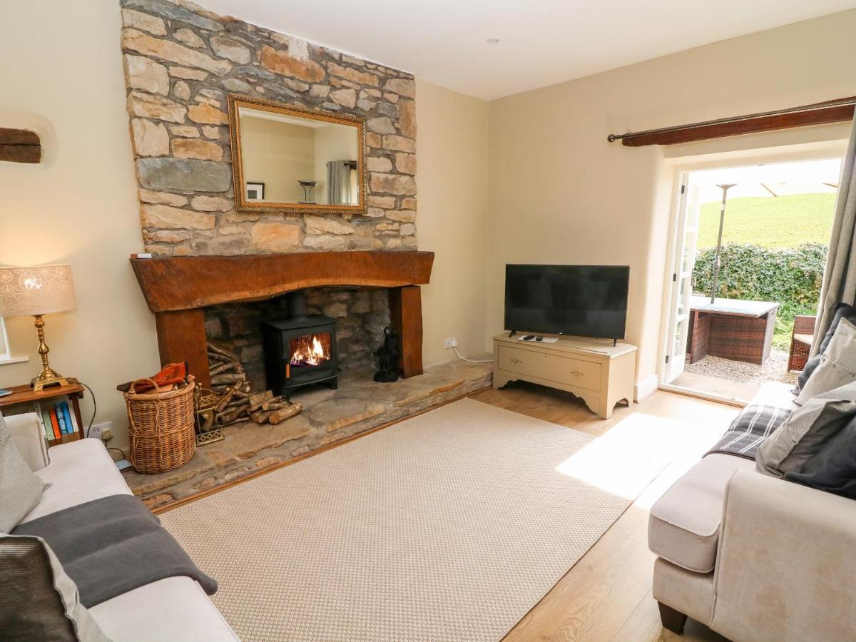Waingate Cottage Cark Bagian luar foto