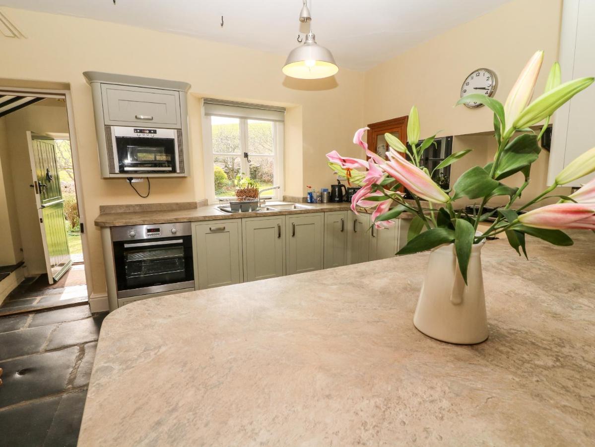 Waingate Cottage Cark Bagian luar foto