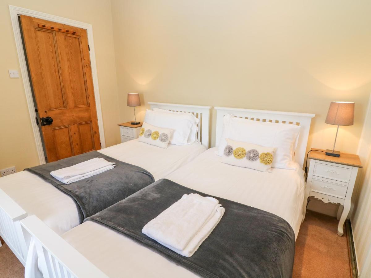 Waingate Cottage Cark Bagian luar foto